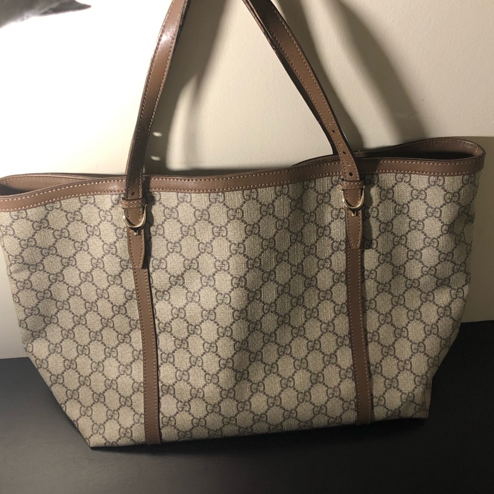 ❤️SOLD ❤️ GUCCI NICE GG SUPREME TOTE